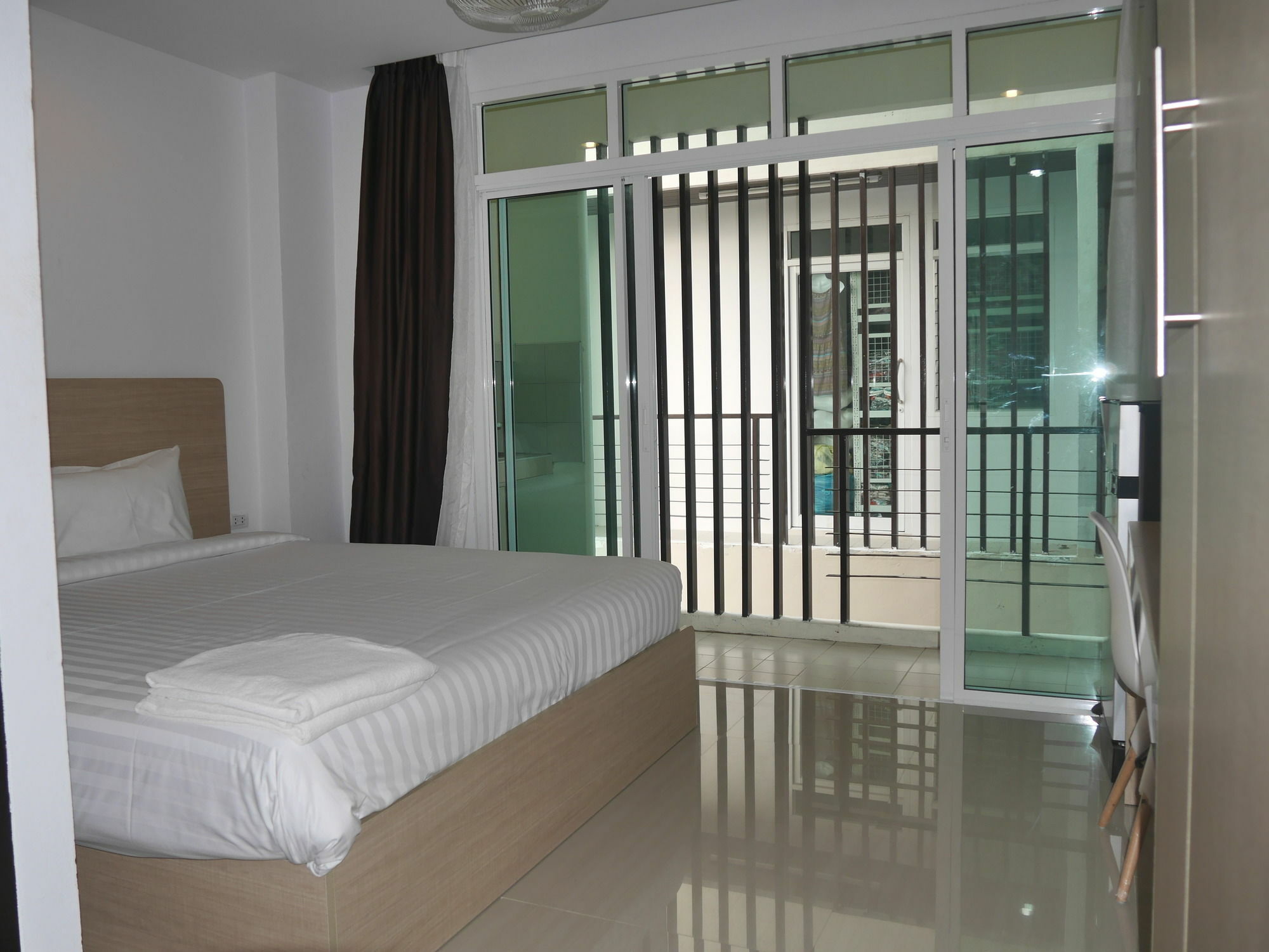 Darisa Apartment Service Patong Exterior photo